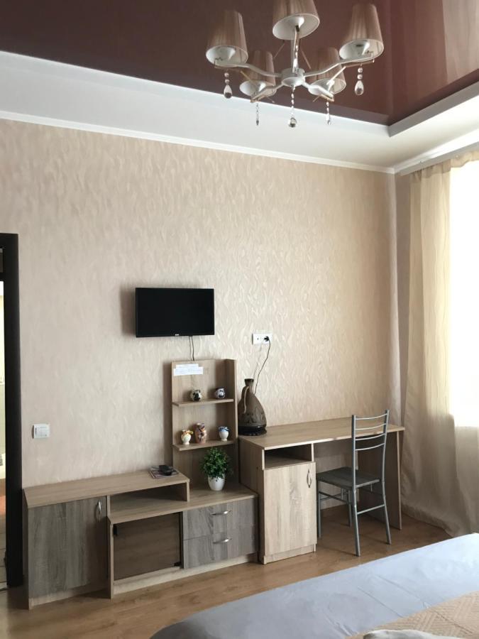 Rent Apartment In The Center Of Csernyihiv Kültér fotó