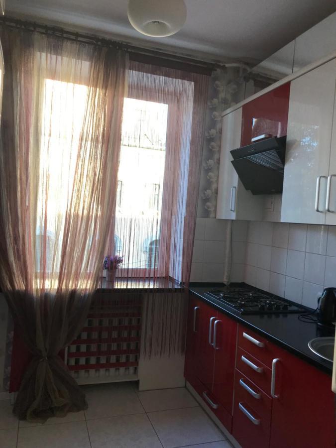 Rent Apartment In The Center Of Csernyihiv Kültér fotó