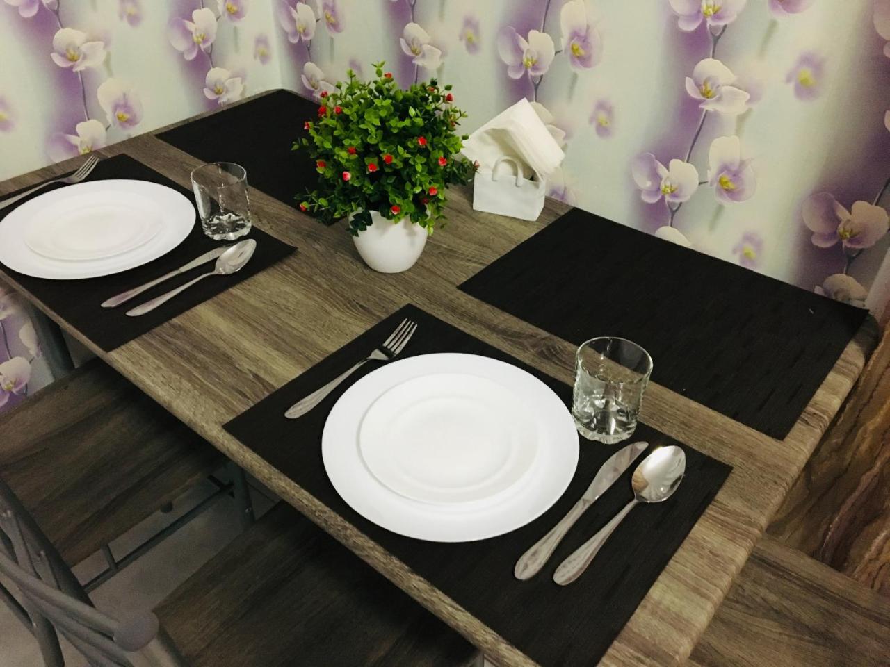 Rent Apartment In The Center Of Csernyihiv Kültér fotó